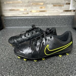 Nike Black Soccer Cleats GUC